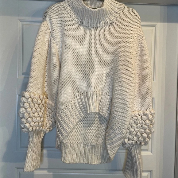 C/MEO Hold Tight Pom Pom Bubble Sleeve Sweater Size Small - Picture 2 of 11